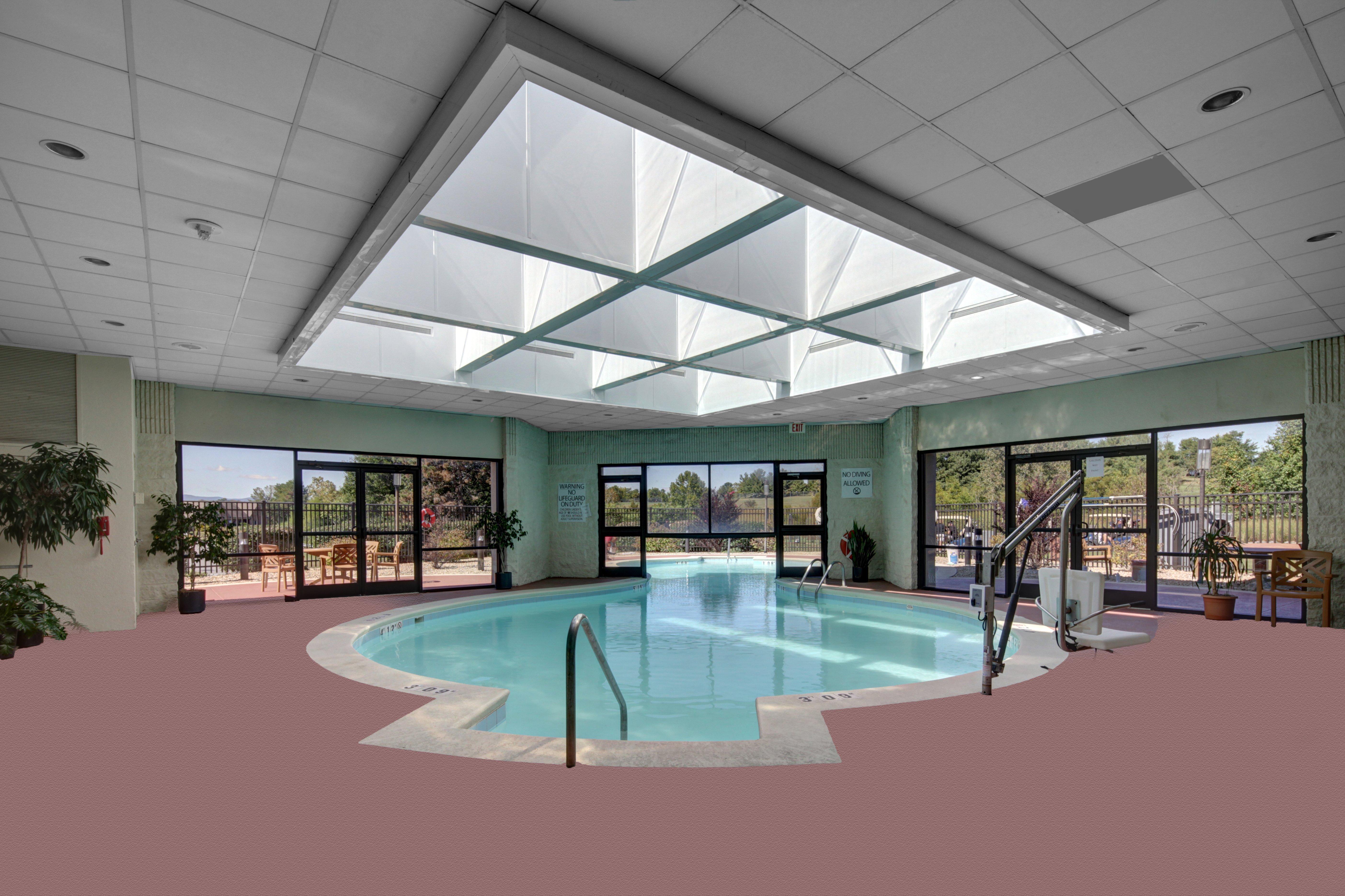 Holiday Inn Staunton Conference Center By Ihg Exterior foto